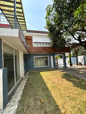 4 BHK Independent House – Exterior View View at JakhaN-Rajpur Road - for Sale