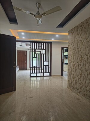 Room in 2 BHK Apartment at Dwarka Mor – for Rent