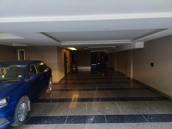 Office Space for Sale in Chittaranjan Park, Delhi