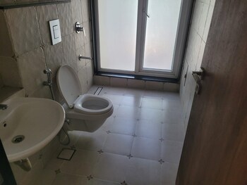 4 BHK Flat for Rent in Kamgar Putala Vasahat, Pune