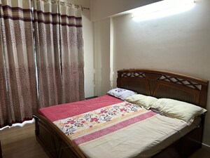 Bedroom in 3 BHK Apartment at DLF The Skycourt, Sector 86 – for Rent