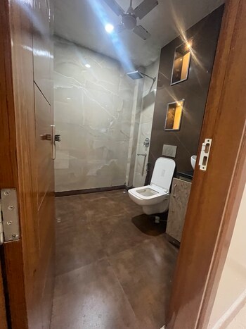 3 BHK Builder Floor for Rent in Vikas Puri, Delhi