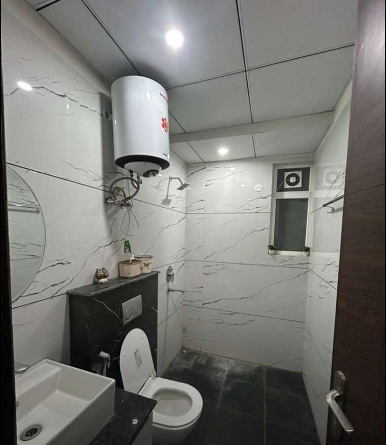 Bathroom, aura-gazania 3 Bedroom 1800 Sq.Ft. Apartment In Nabha Zirakpur 10494169
