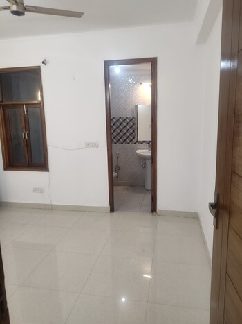 3 BHK Builder Floor for Rent in Freedom Fighters Enclave, Delhi