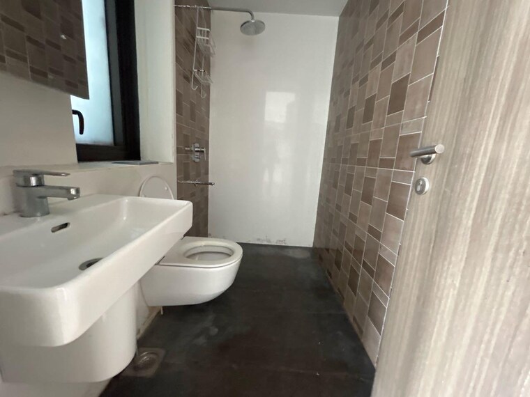 Bathroom, lodha-the-park 3 Bedroom 980 Sq.Ft. Apartment In Worli Mumbai 10496650