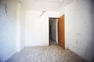Room in 3 BHK Apartment at Narol – for Sale