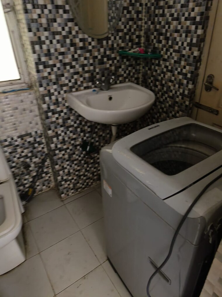 Bathroom, maxblis-grand-wellington 1 Bedroom 615 Sq.Ft. Apartment In Sector 75 Noida 10496702