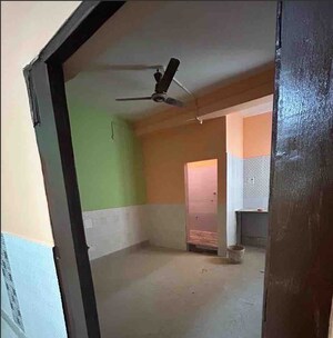 Room in  Warehouse at Sapoorji Houshing Complex, Rajarhat New Town – for Rent