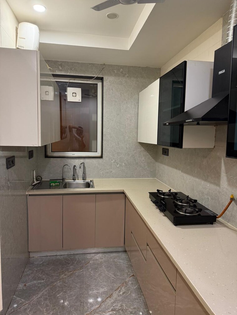 Kitchen, sector 46 3 Bedroom 1750 Sq.Ft. Builder Floor In Sector 46 Gurgaon 10496718