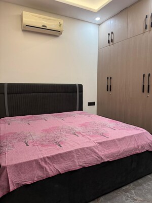 Bedroom in 3 BHK Builder Floor at Sector 46 – for Rent