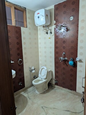 Bathroom in 3 BHK Builder Floor at Sector 40 – for Rent