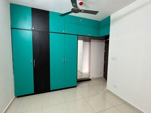 Room in 3 BHK Apartment at Cybercity Marina Skies, Hi Tech City – for Rent