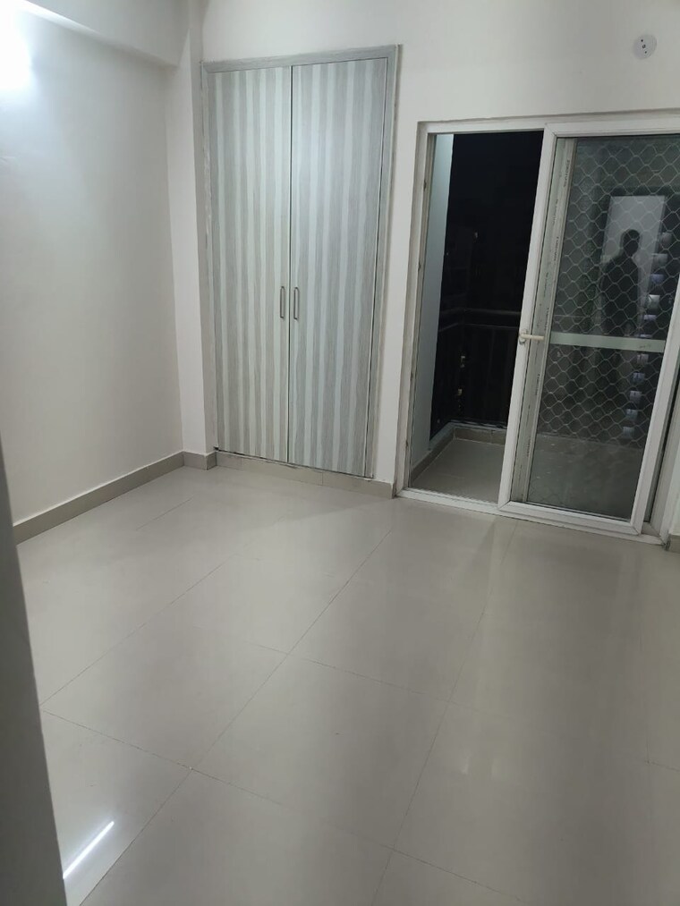 Room, maxblis-white-house 2 Bedroom 1040 Sq.Ft. Apartment In Sector 75 Noida 10496757