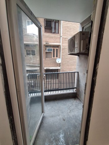 3 BHK Flat for Rent in Jawahar Nagar, Delhi