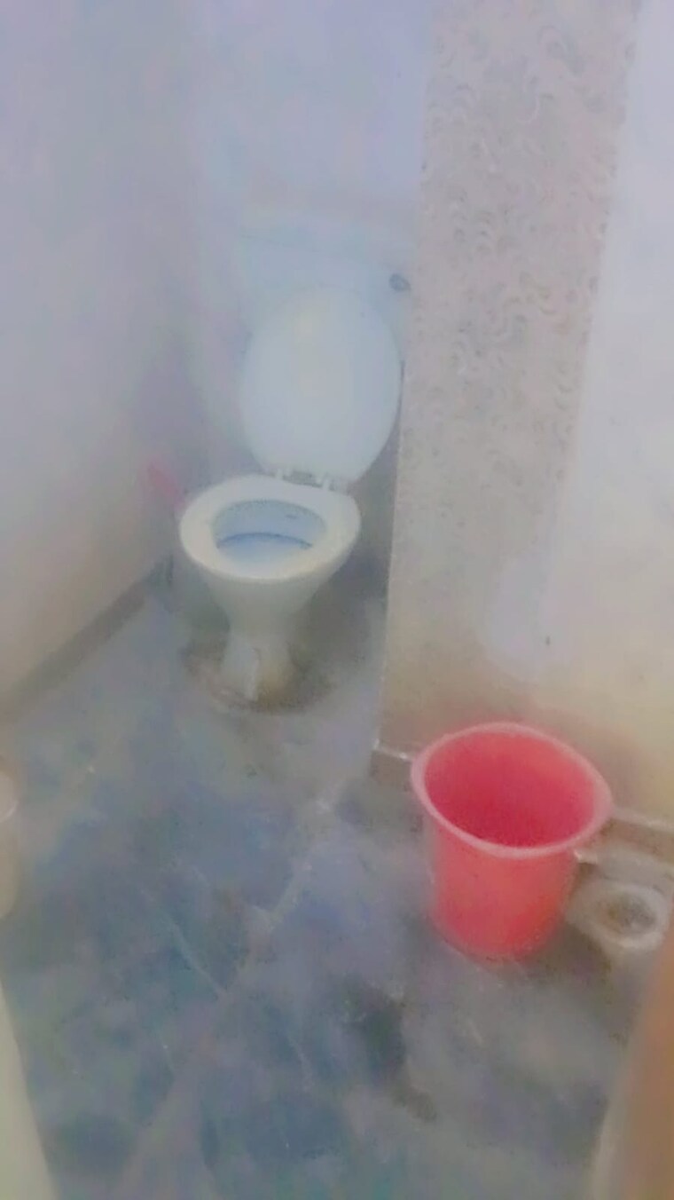 Bathroom, jawahar nagar 2 Bedroom 700 Sq.Ft. Builder Floor In Jawahar Nagar Delhi 10497747