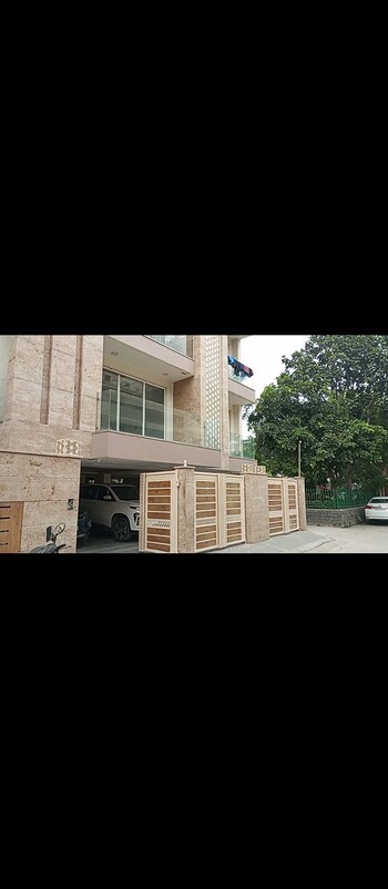 4 BHK Builder Floor for Sale in Karol Bagh, Delhi