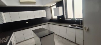 Emaar Emerald Floors Select