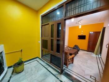 3.5 BHK Builder Floor for Sale in Spring Field Colony, Faridabad