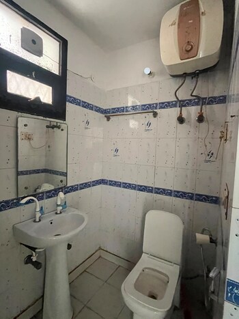 Shop for Rent in Green Fields Colony, Faridabad
