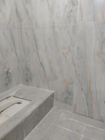 2 BHK Builder Floor for Sale in Sector 73, Noida