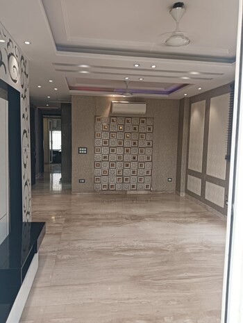 3 BHK Builder Floor for Rent in Chittaranjan Park, Delhi