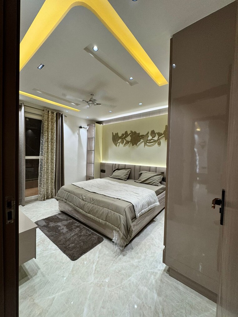 Bedroom, dwarka mor 4 Bedroom 150 Sq.Yd. Builder Floor In Dwarka Mor Delhi 10506492