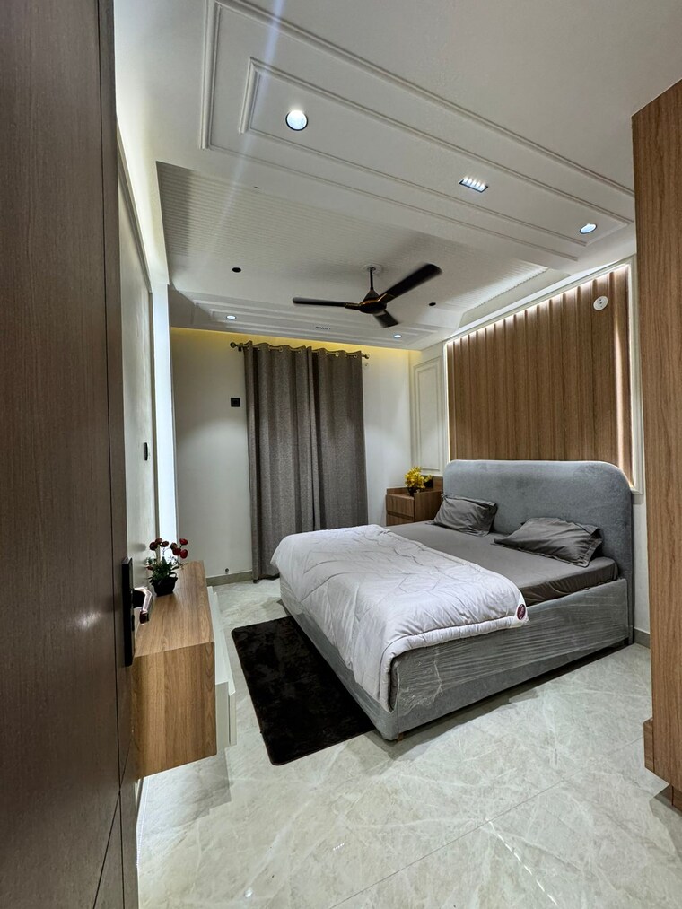 Bedroom, dwarka mor 4 Bedroom 150 Sq.Yd. Builder Floor In Dwarka Mor Delhi 10506492
