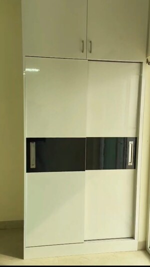 Room in 2.5 BHK Apartment at Shree Vardhman Victoria, Sector 70 – for Rent