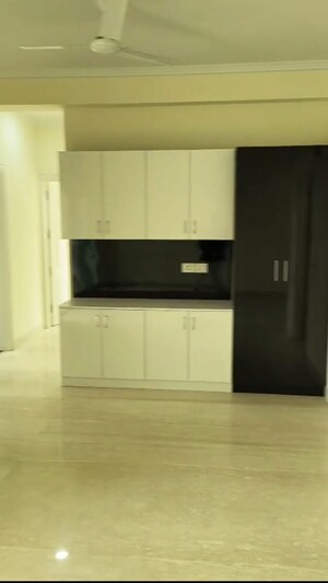 Furnished Amenities in 2.5 BHK Apartment at Shree Vardhman Victoria, Sector 70 – for Rent