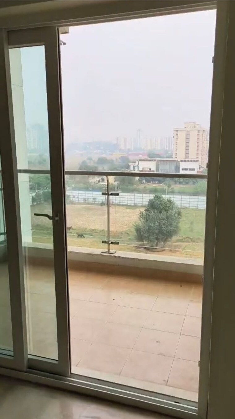 Balcony, shree-vardhman-victoria 2.5 Bedroom 1350 Sq.Ft. Apartment In Sector 70 Gurgaon 10506486
