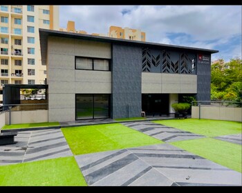 Shreyas Palladium Exotica Phase III