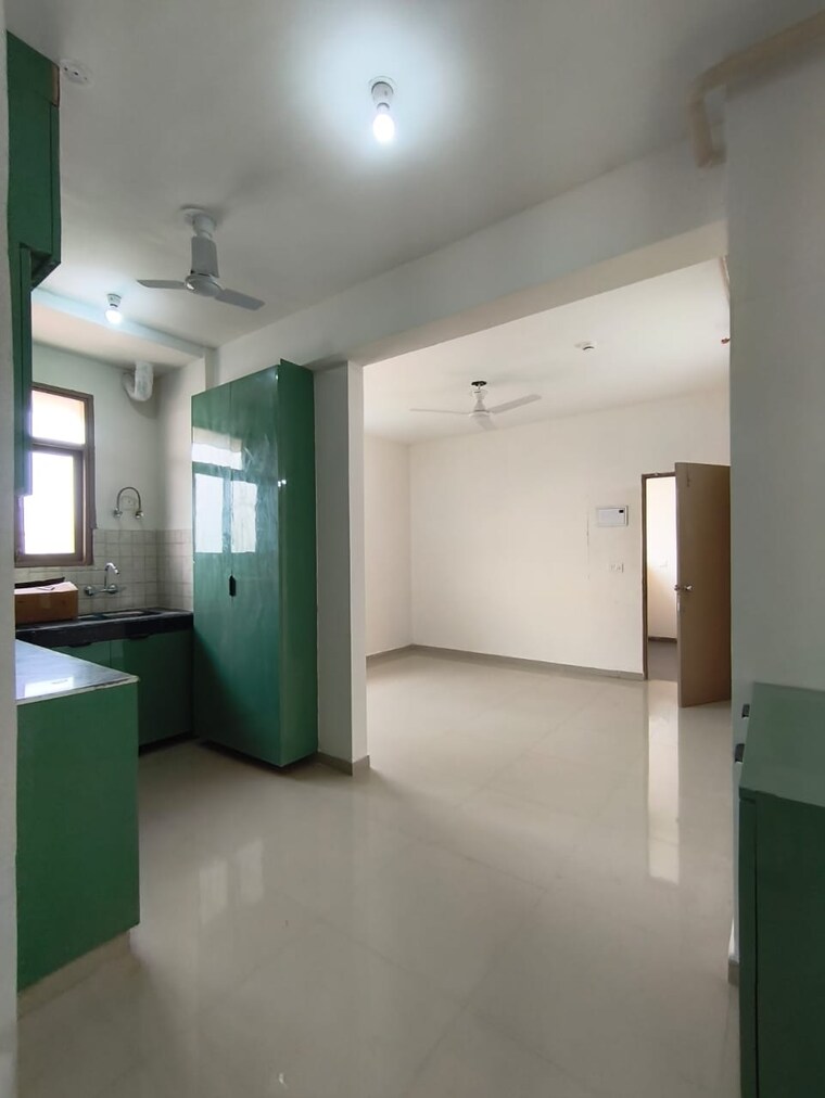 Room, new palam vihar phase 2 4 Bedroom 358 Sq.Yd. Builder Floor In New Palam Vihar Phase 2 Gurgaon 10507977