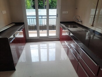 3 BHK Flat for Sale in Senapati Bapat Road, Pune