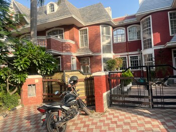 Eldeco Mansionz