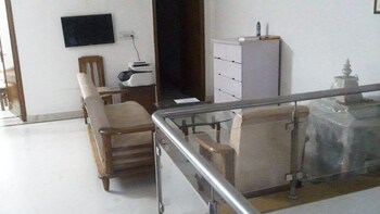 2 BHK House for Rent in Sector 20, Noida