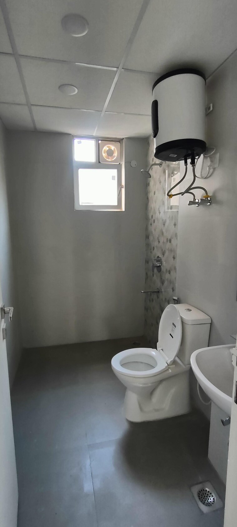 Bathroom, signature-global-city 3 Bedroom 3200 Sq.Ft. Builder Floor In Sector 37d Gurgaon 10512100