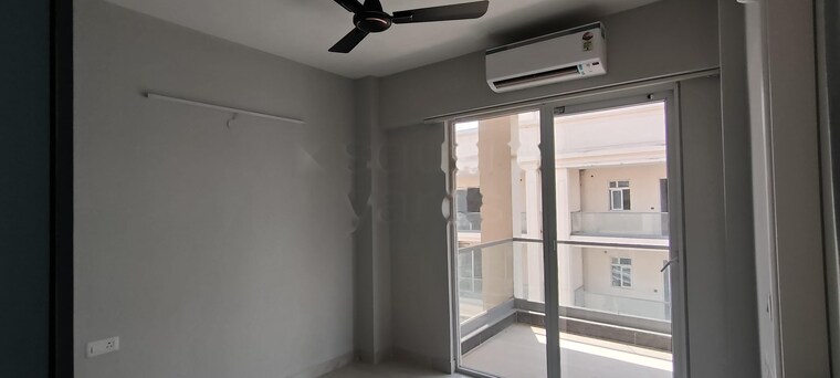Room, signature-global-city 3 Bedroom 3200 Sq.Ft. Builder Floor In Sector 37d Gurgaon 10512100