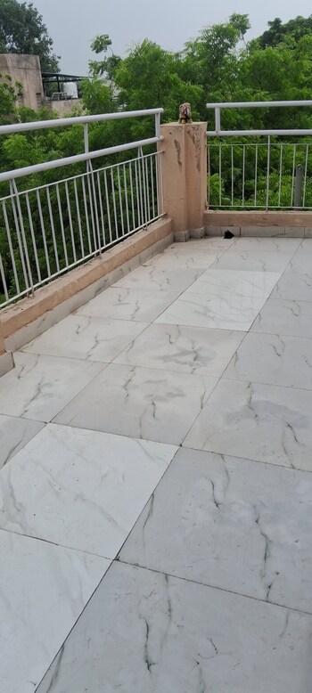 1 RK Flat for Rent in Sarita Vihar, Delhi
