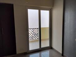 2.5 BHK + Prayer Room,Servant Room,Study Room Apartment For Rent in Mahagun Mirabella