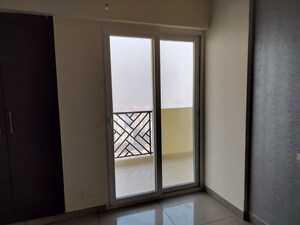 2.5 BHK Apartment For Rent in Mahagun Mirabella, Sector 79