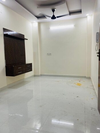 2 BHK Builder Floor for Rent in Dwarka Mor, Delhi