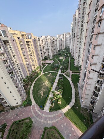 Supertech Czar Suites