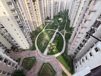 Supertech Czar Suites