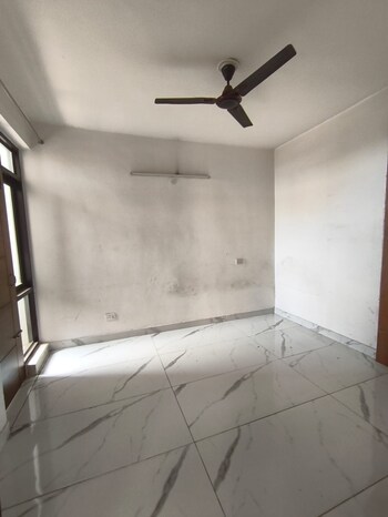 2 BHK Flat for Rent in Ambala Highway, Zirakpur