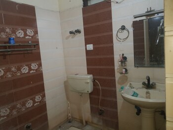1 BHK Flat for Rent in Vaishali Sector 4, Ghaziabad