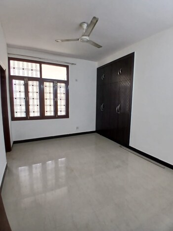 3 BHK Flat for Rent in Dwarka, Delhi