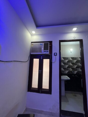 2 BHK Builder Floor for Rent in Dwarka Mor, Delhi