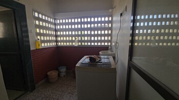 3 BHK Flat for Rent in Vashi Sector 6, Navi Mumbai