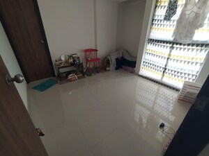 Room in 2 BHK Apartment at Lodha Amara, Kolshet Road – for Rent
