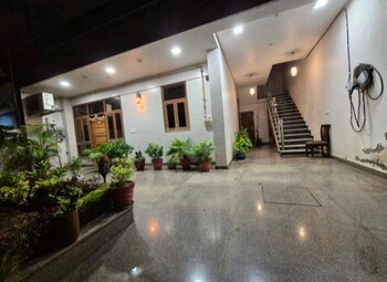 2 BHK House for Rent in Sigma Iii Greater Noida, Greater Noida